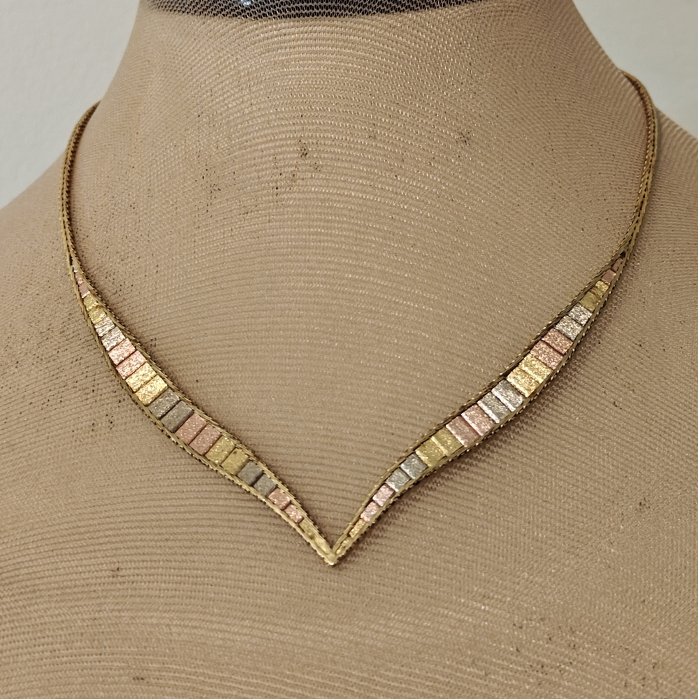 Vintage 14K Gold Italy Tri-Color Tone V Necklace